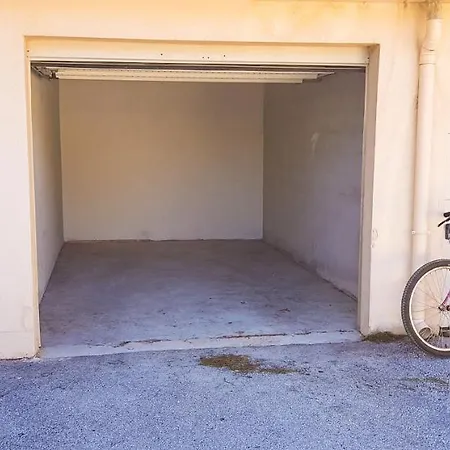 Vue Avec Parking Fermé La Ciotat